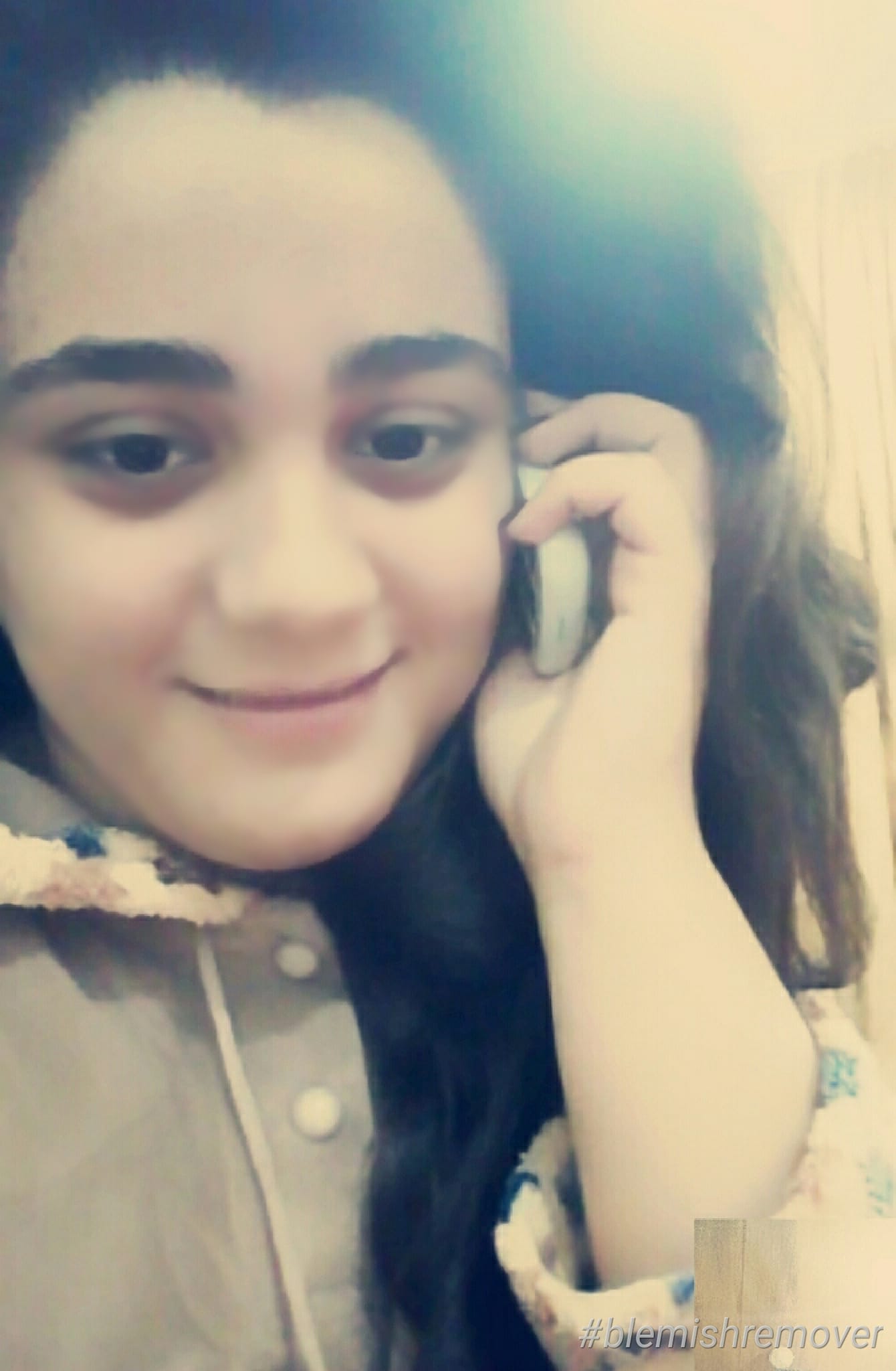 صورة ذاتية أثناء التحدث بالهاتف